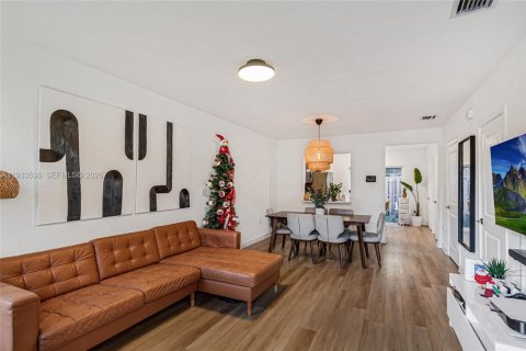 Adosado en venta en Florida City, Florida, 2 dormitorios, 112.23 m2 № 1996213 - foto 3