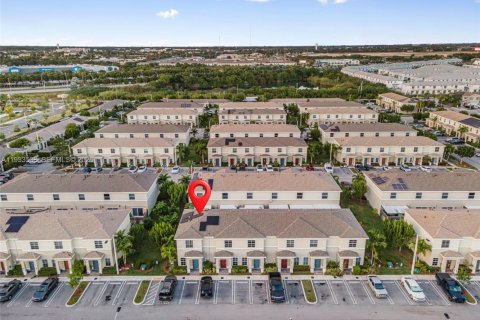 Adosado en venta en Florida City, Florida, 2 dormitorios, 112.23 m2 № 1996213 - foto 16
