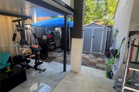 House in Hialeah, Florida 3 bedrooms, 125.7 sq.m. № 1688978 - photo 28