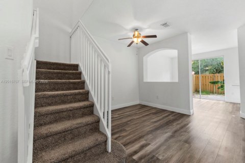 Touwnhouse à vendre à Homestead, Floride: 4 chambres, 182.55 m2 № 2263216 - photo 4