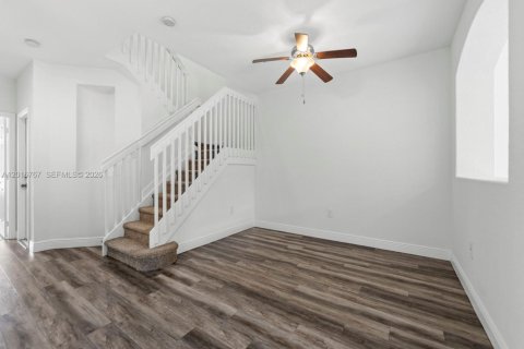 Touwnhouse à vendre à Homestead, Floride: 4 chambres, 182.55 m2 № 2263216 - photo 7