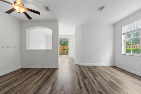Touwnhouse à vendre à Homestead, Floride: 4 chambres, 182.55 m2 № 2263216 - photo 5