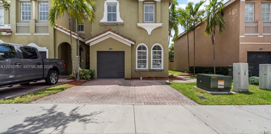 Touwnhouse à Homestead, Floride 4 chambres, 182.55 m2 № 2263216