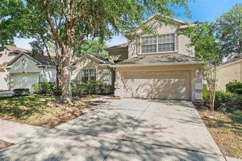 House in Land O' Lakes, Florida 3 bedrooms, 226.68 sq.m. № 2095734