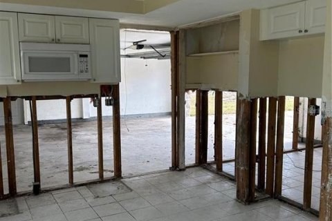 House in Port Richey, Florida 2 bedrooms, 103.49 sq.m. № 1669956 - photo 10