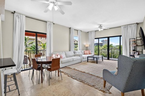 Condominio en West Palm Beach, Florida, 2 dormitorios № 2169177