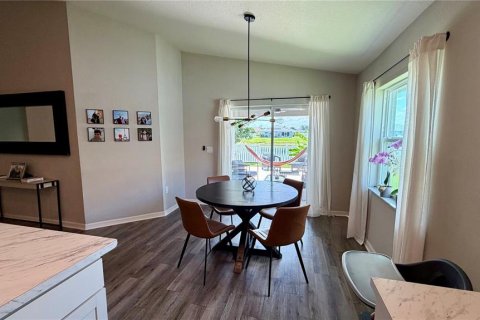 Villa ou maison à louer à Zephyrhills, Floride: 4 chambres, 158.96 m2 № 2419947 - photo 7