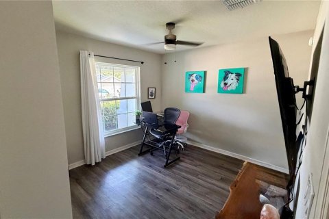Villa ou maison à louer à Zephyrhills, Floride: 4 chambres, 158.96 m2 № 2419947 - photo 11