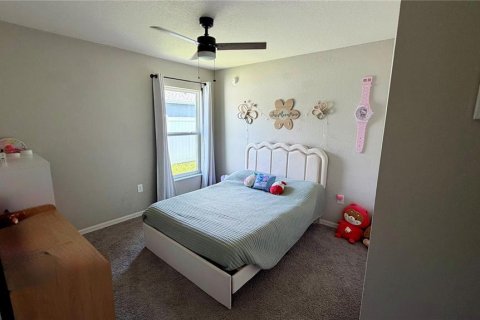 Villa ou maison à louer à Zephyrhills, Floride: 4 chambres, 158.96 m2 № 2419947 - photo 13