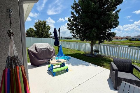 Villa ou maison à louer à Zephyrhills, Floride: 4 chambres, 158.96 m2 № 2419947 - photo 15