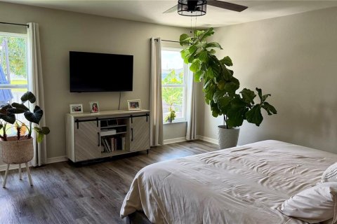 Villa ou maison à louer à Zephyrhills, Floride: 4 chambres, 158.96 m2 № 2419947 - photo 8