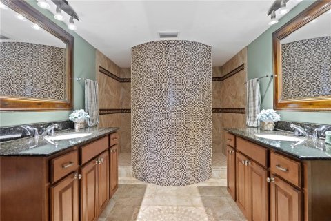 Condo in Saint Pete Beach, Florida, 3 bedrooms  № 1644726 - photo 15