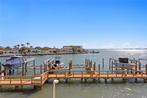 Condo in Saint Pete Beach, Florida, 3 bedrooms  № 1644726 - photo 12