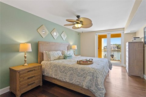 Condo in Saint Pete Beach, Florida, 3 bedrooms  № 1644726 - photo 14