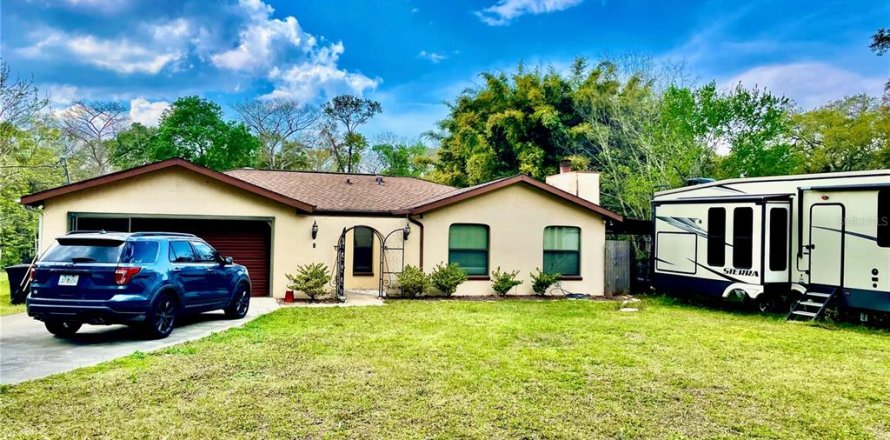 House in Inverness, Florida 3 bedrooms, 118.54 sq.m. № 1552264