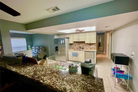 House in Inverness, Florida 3 bedrooms, 118.54 sq.m. № 1552264 - photo 3