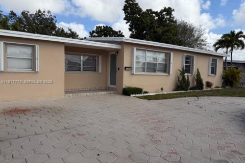 House in Miami, Florida 4 bedrooms, 116.41 sq.m. № 2042395