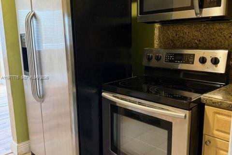 House in Miami, Florida 4 bedrooms, 116.41 sq.m. № 2042395 - photo 7