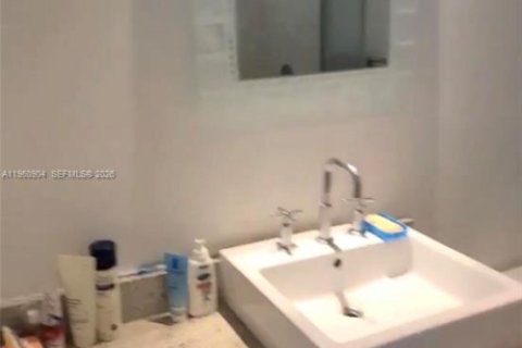 Apartamento en alquiler en Miami, Florida, 41.9 m2 № 2021900 - foto 8