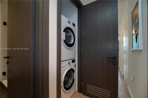Купить кондоминиум в Майами, Флорида 39.95м2, № 2089298 - фото 12