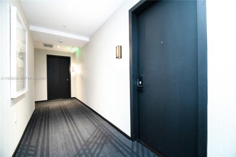 Купить кондоминиум в Майами, Флорида 39.95м2, № 2089298 - фото 2