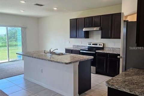 Casa en venta en Lake Alfred, Florida, 5 dormitorios, 246.38 m2 № 1733053 - foto 4