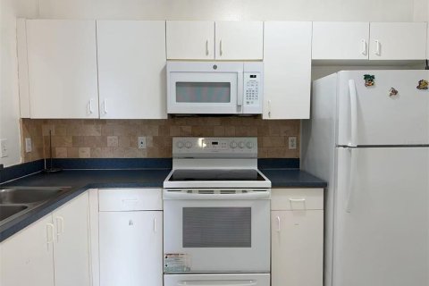 Condo in Orlando, Florida, 3 bedrooms  № 1913940 - photo 3
