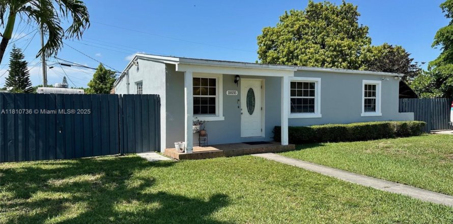 House in Miami, Florida 3 bedrooms, 79.06 sq.m. № 1758706