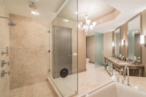 Condo in Bal Harbour, Florida, 3 bedrooms  № 1712083 - photo 14