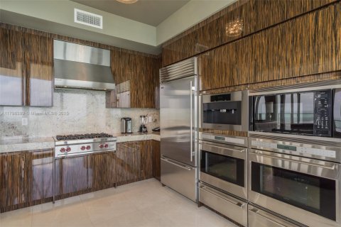 Condo in Bal Harbour, Florida, 3 bedrooms  № 1712083 - photo 9