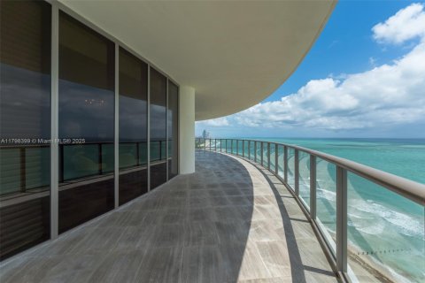 Condo in Bal Harbour, Florida, 3 bedrooms  № 1712083 - photo 2