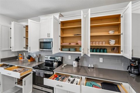 Villa ou maison à vendre à Davenport, Floride: 6 chambres, 305.74 m2 № 2356683 - photo 12