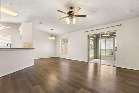 Villa ou maison à vendre à Clermont, Floride: 3 chambres, 129.51 m2 № 2410424 - photo 3