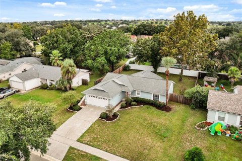 Villa ou maison à vendre à Clermont, Floride: 3 chambres, 129.51 m2 № 2410424 - photo 2