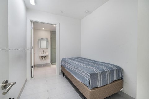 Condo in Surfside, Florida, 3 bedrooms  № 1954324 - photo 26