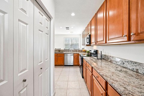 House in Wellington, Florida 4 bedrooms, 244.05 sq.m. № 2417222 - photo 17