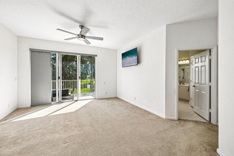 House in Wellington, Florida 4 bedrooms, 244.05 sq.m. № 2417222 - photo 24