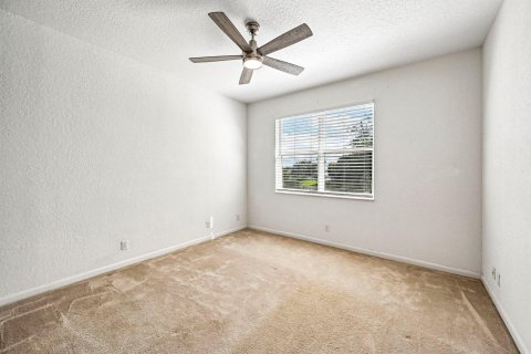House in Wellington, Florida 4 bedrooms, 244.05 sq.m. № 2417222 - photo 28