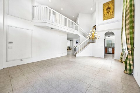 House in Wellington, Florida 4 bedrooms, 244.05 sq.m. № 2417222 - photo 8