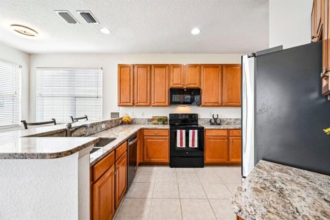 House in Wellington, Florida 4 bedrooms, 244.05 sq.m. № 2417222 - photo 16