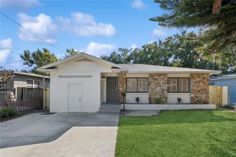 House in Orlando, Florida 1 bedroom, 196.21 sq.m. № 1517159 - photo 1
