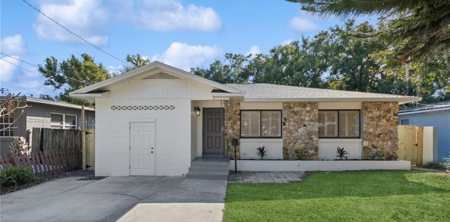 House in Orlando, Florida 1 bedroom, 196.21 sq.m. № 1517159