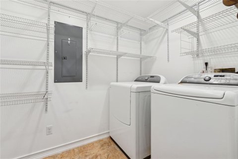 House in Orlando, Florida 1 bedroom, 196.21 sq.m. № 1517159 - photo 21