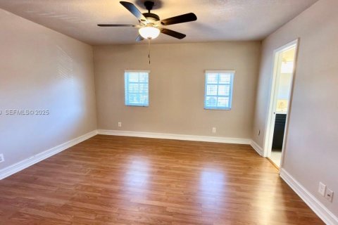 Townhouse in Coral Springs, Florida 3 bedrooms, 139.35 sq.m. № 1989944 - photo 11