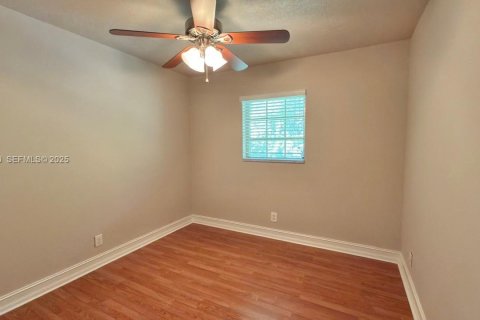 Townhouse in Coral Springs, Florida 3 bedrooms, 139.35 sq.m. № 1989944 - photo 19