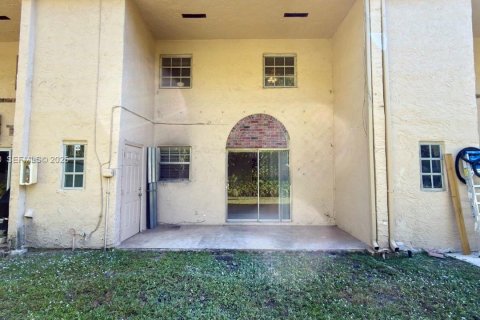 Townhouse in Coral Springs, Florida 3 bedrooms, 139.35 sq.m. № 1989944 - photo 21