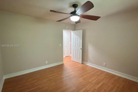 Townhouse in Coral Springs, Florida 3 bedrooms, 139.35 sq.m. № 1989944 - photo 15