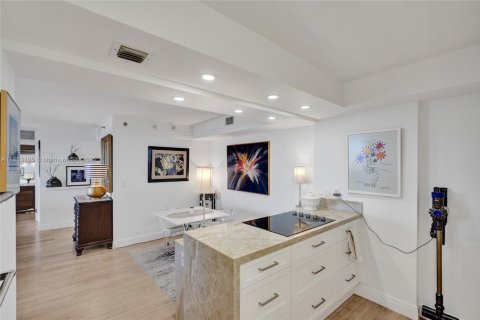 Copropriété à vendre à Miami, Floride: 2 chambres, 117.8 m2 № 1960844 - photo 13