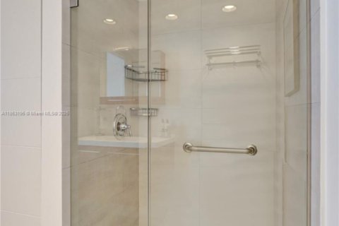 Copropriété à vendre à Miami, Floride: 2 chambres, 117.8 m2 № 1960844 - photo 16