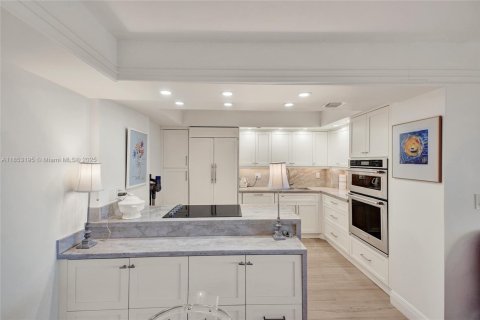 Copropriété à vendre à Miami, Floride: 2 chambres, 117.8 m2 № 1960844 - photo 10